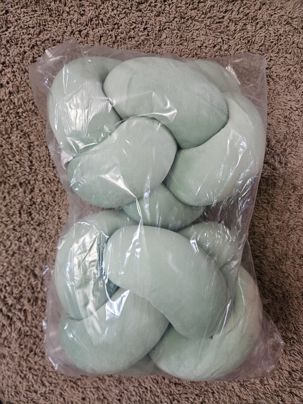 Knot Throw Pillows Green